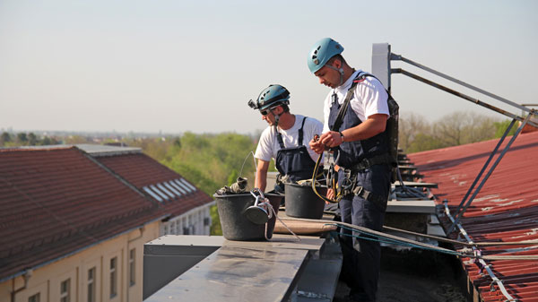 Industriekletterer-bei-der-Arbeit