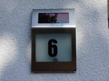 Hausnummer mit Beleuchtung