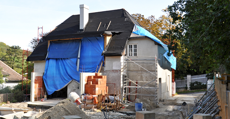 Bei der Sanierung des eigenen Hauses Geld sparen