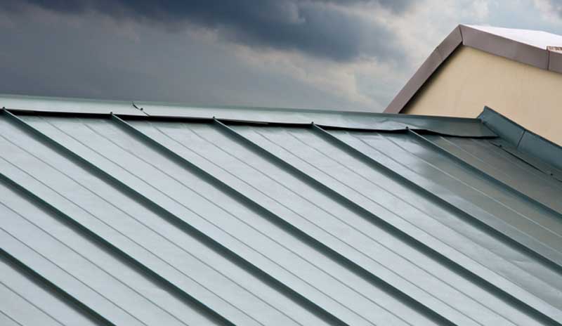 Gartenhütte und Geräteschuppen – Wellblechplatten als ideale Dacheindeckung
