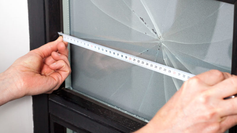 Glasbruch am Fenster: Was ist zu tun?