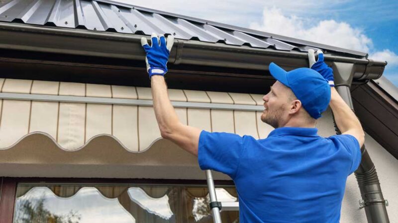 Dachrinnen installieren: Schritt-für-Schritt-Anleitung für Heimwerker