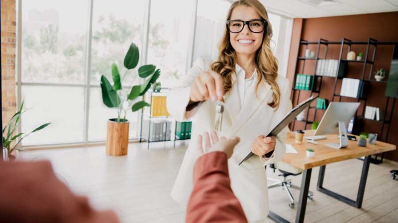 Die optimale Büroeinrichtung für Immobilienmakler: funktional und repräsentativ